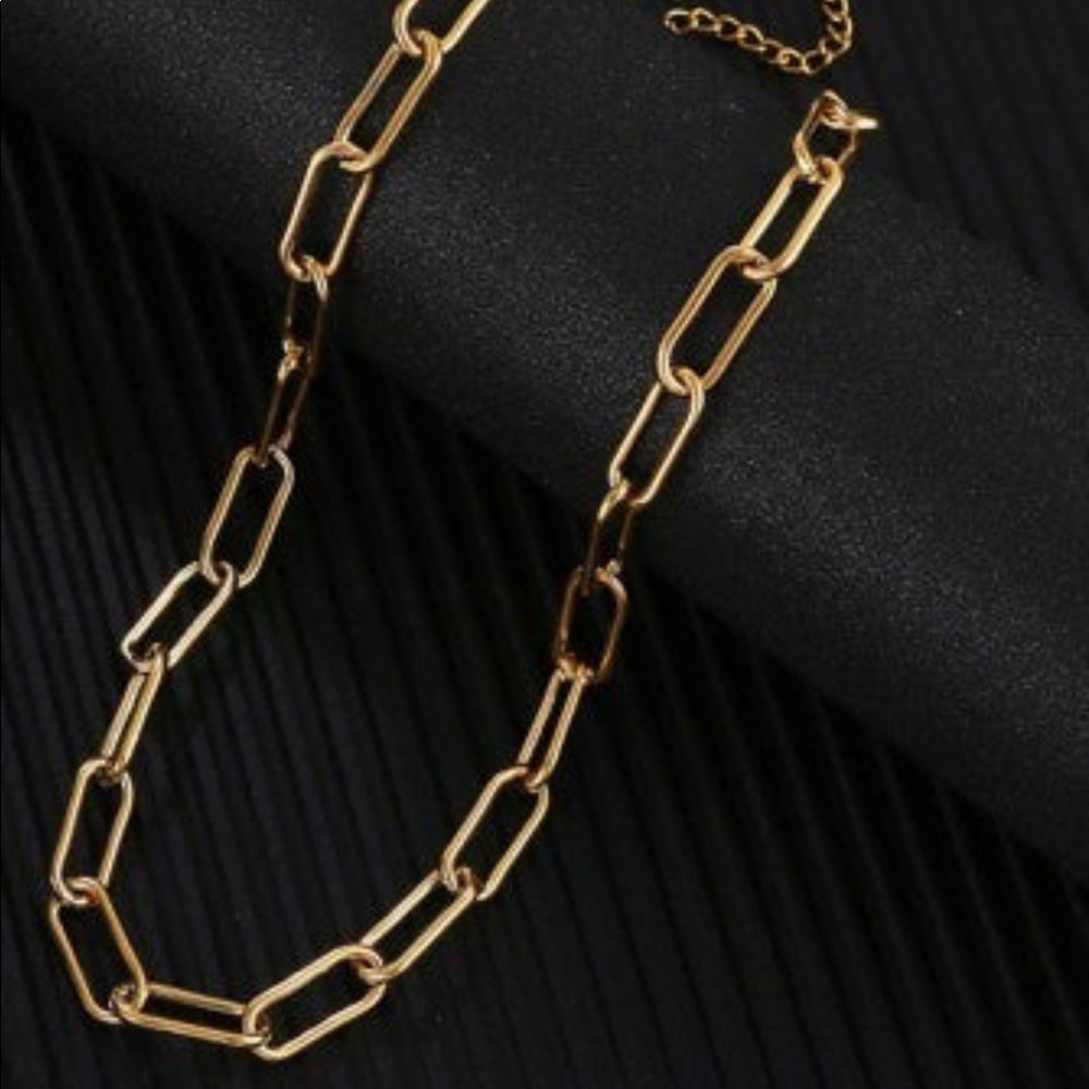 Gold tone wide link chain necklace - Picture 2 of 2